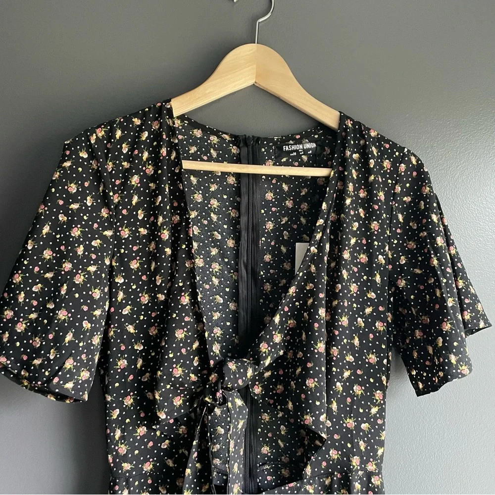 Asos Fashion Union Tall Tie Front Jumpsuit in Floral NWT - 4 Tall - Picture 7 of 9